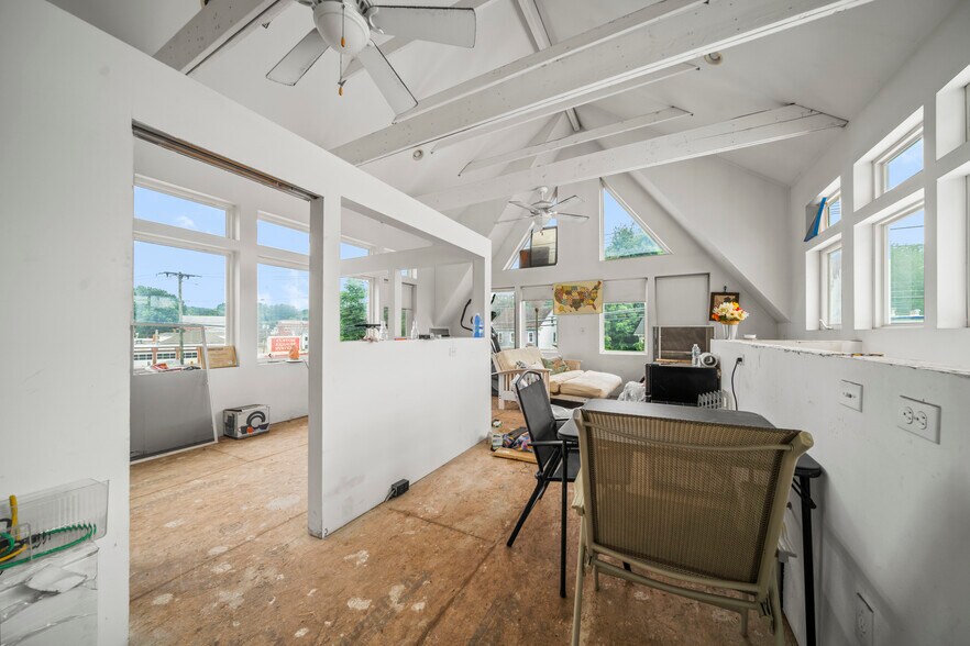 More Photos Of 202 Union St, Vernon Auto Repair For Sale