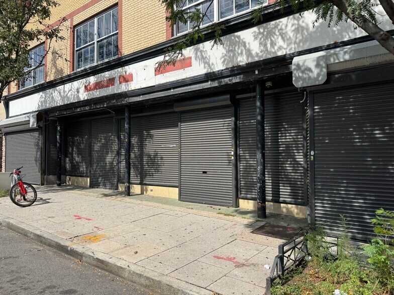 More Photos Of 124 Port Richmond Ave, Staten Island Storefront Retail Office For Lease