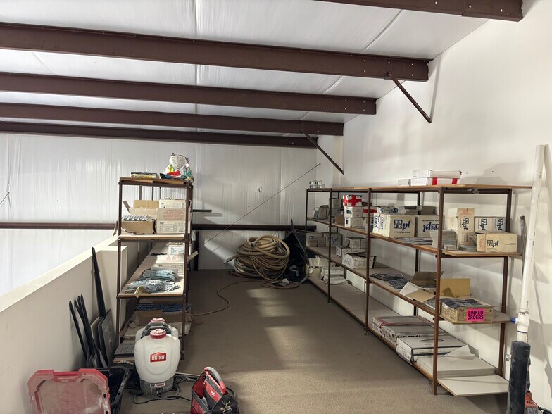 More Photos Of 721 S 5725 W, Hurricane Warehouse For Lease