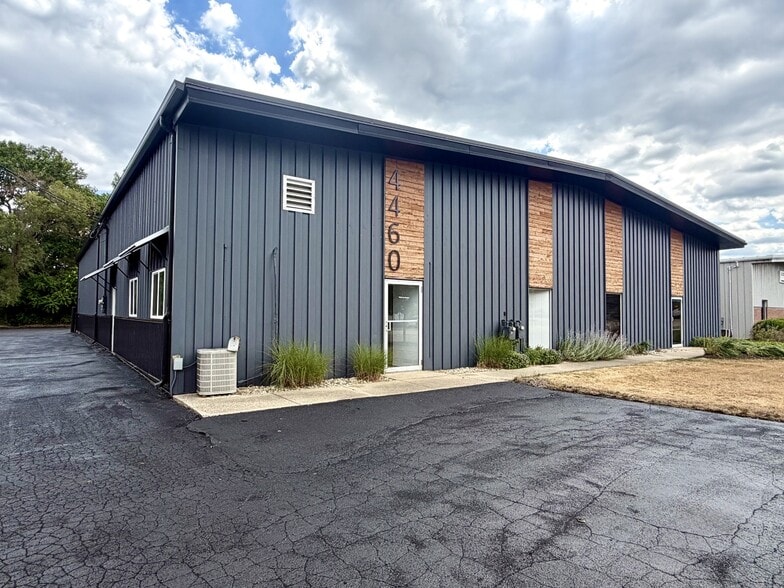 More Photos Of 4460-4462 Roger B Chaffee Memorial Blvd, Grand Rapids Warehouse For Sale