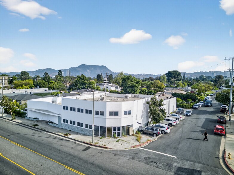 More Photos Of 10520 Magnolia Blvd, North Hollywood Office For Sale