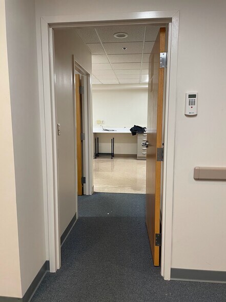 More Photos Of 285 Governor St, Providence Medical For Lease