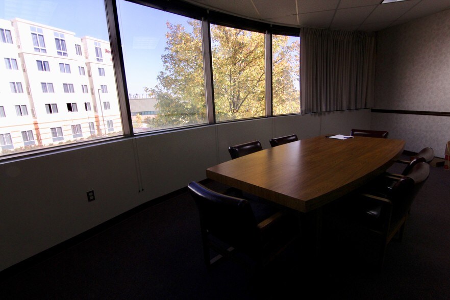 More Photos Of 3751 Island Ave, Philadelphia Office Residential For Lease