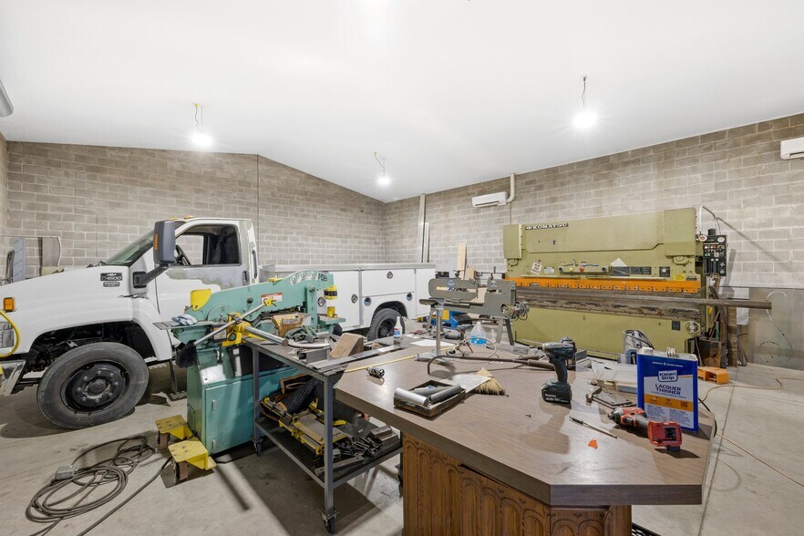 More Photos Of 802 E Vilas Rd, Medford Light Manufacturing For Sale