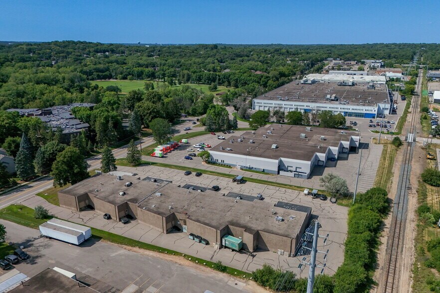 More Photos Of 7479-7491 Cahill Rd, Edina Showroom For Sale