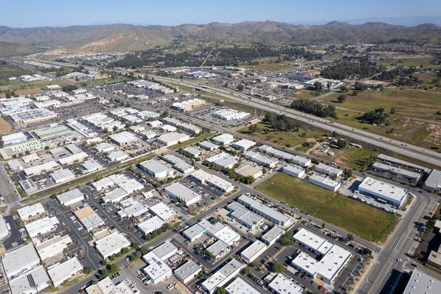 More Photos Of 560 Birch St, Lake Elsinore Manufacturing For Sale