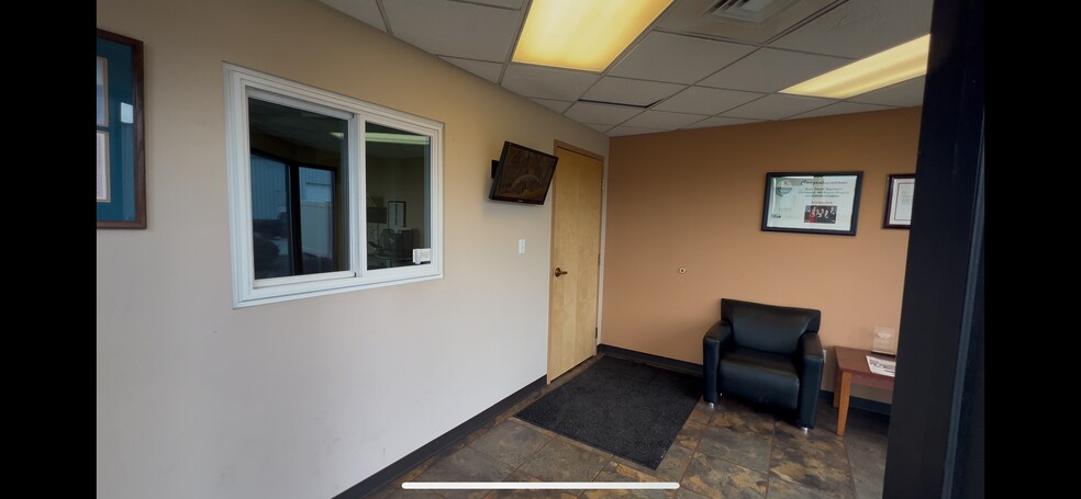 More Photos Of 7156 Sulier Dr, Temperance Manufacturing For Lease