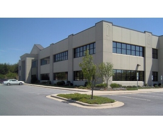 More Photos Of 1507 7th St SE, Hickory Office For Lease