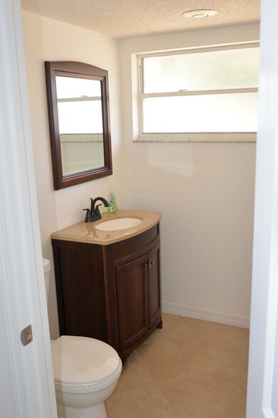 More Photos Of 8028 Spring Hill Dr, Spring Hill Medical For Lease