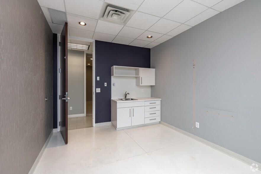 More Photos Of 3033 Excelsior Blvd, Minneapolis Medical For Lease