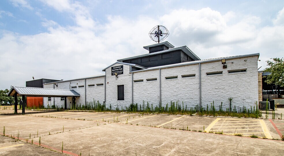 More Photos Of 11110 W Airport Blvd, Stafford Bar For Sale