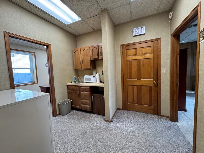 More Photos Of 38 Church St, Patchogue Loft Creative Space For Lease