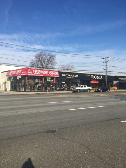 More Photos Of 435-437 Old Country Rd, Westbury Freestanding For Lease