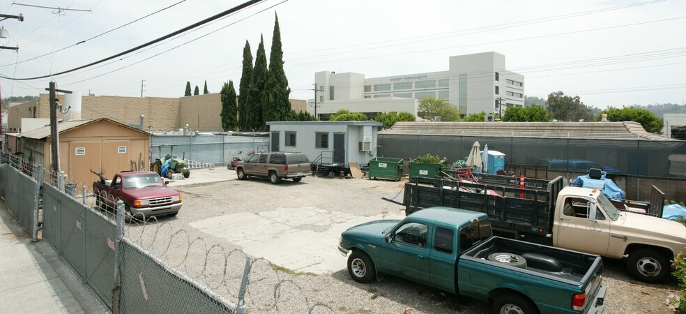 More Photos Of 4317 Sheridan Ln, San Diego Service For Sale