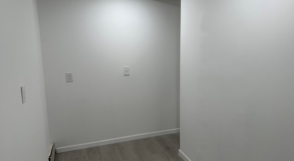 More Photos Of 15009 89th St, Howard Beach Office Residential For Lease