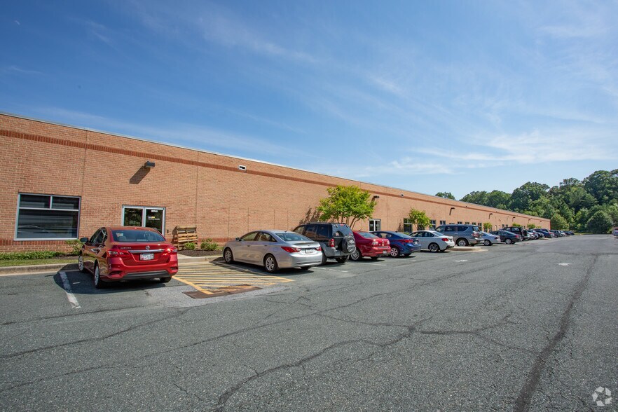 More Photos Of 8094 Sandpiper Cir, Baltimore Office For Lease
