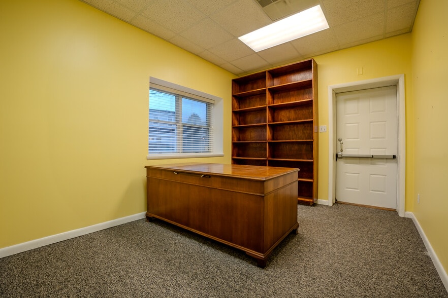 More Photos Of 717 Shore Rd, Somers Point Office For Sale
