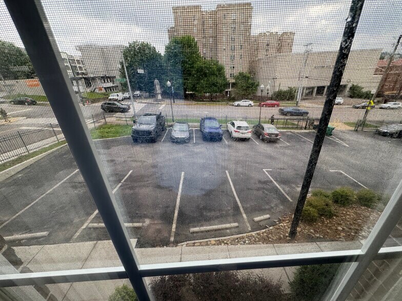 More Photos Of 1604 Clinch Ave, Knoxville Office Residential For Sale