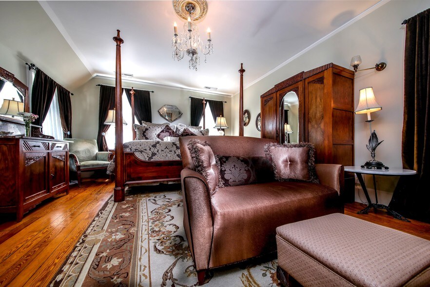 More Photos Of 288 Montford Ave, Asheville Hospitality For Sale