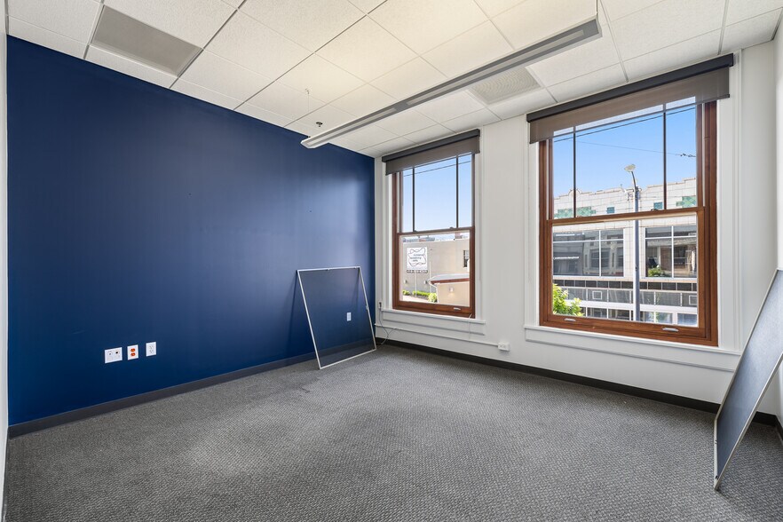 More Photos Of 40 W 4th St, Mansfield Storefront Retail Office For Lease