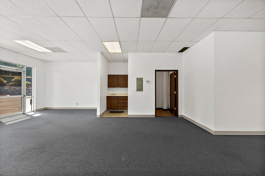 More Photos Of 3721 Kitsap Way, Bremerton Office For Lease