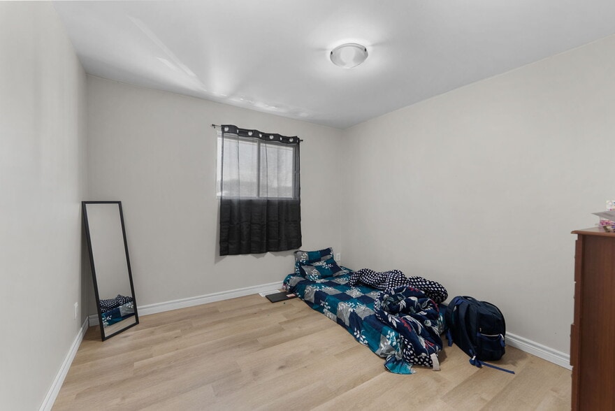 More Photos Of 29 Laren St, Wahnapitae Apartments For Sale