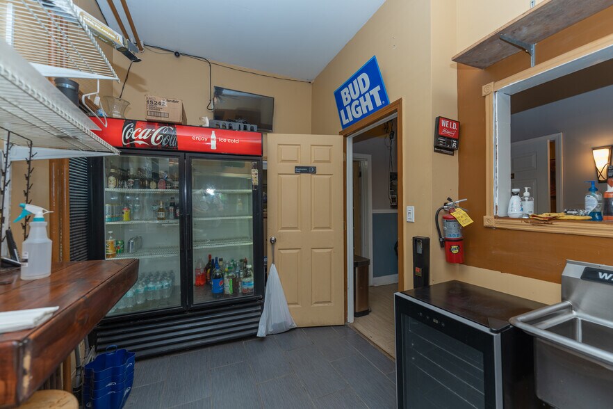 More Photos Of 117 N Lake Ave, Albany Storefront Retail Residential For Sale