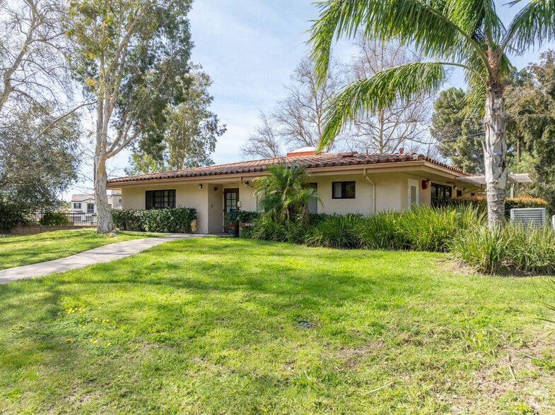 More Photos Of 11051 Old Santa Susana Pass Rd, Chatsworth Medical For Sale
