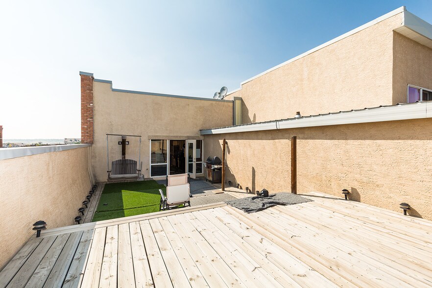 More Photos Of 122 5 St S, Lethbridge Apartments For Sale