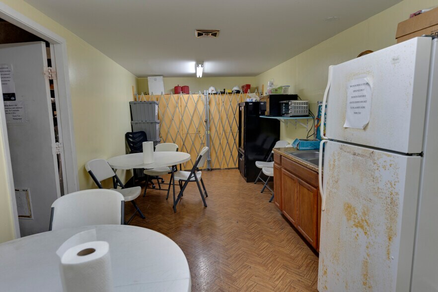 More Photos Of 826 Krill St, Corpus Christi Warehouse For Lease