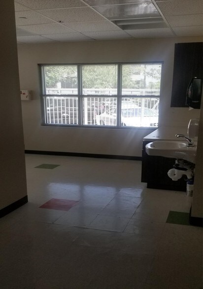 More Photos Of 2620 Tanglewilde St, Houston Medical For Lease