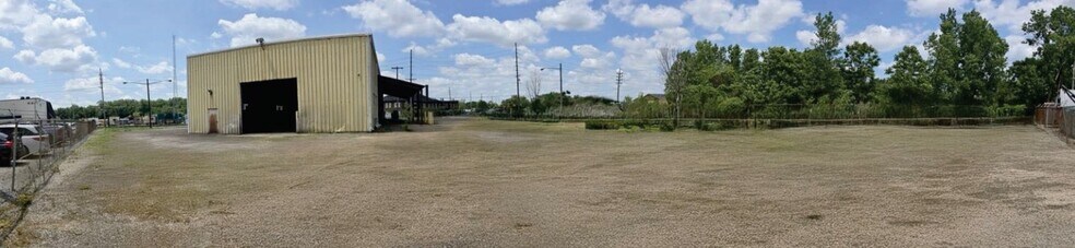 More Photos Of 6015 Hump Rd, Hammond Truck Terminal For Lease