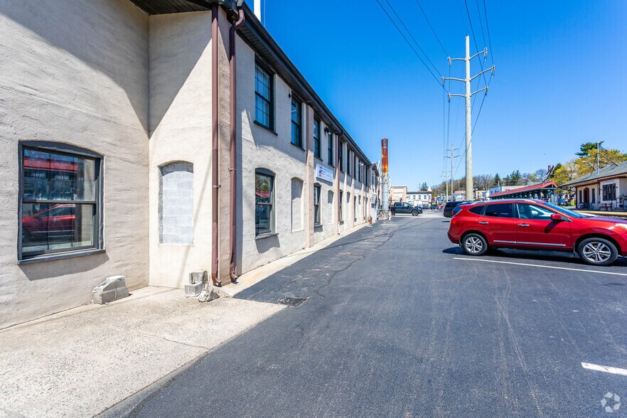 Primary Photo Of 4 E Dexter Plz, Pearl River Flex For Lease