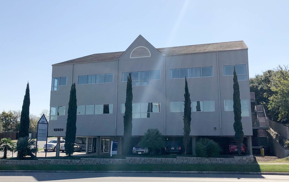 More Photos Of 12501 Judson Rd, San Antonio Medical For Lease