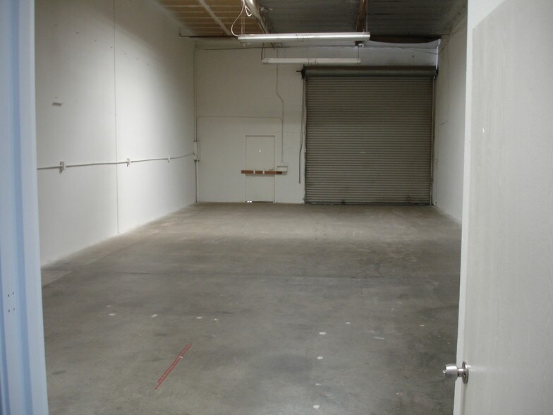 More Photos Of 2141 E Philadelphia St, Ontario Service For Lease