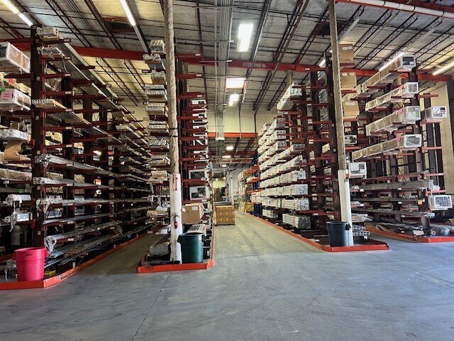 More Photos Of 912-915 S Dixie Hwy E, Pompano Beach, Pompano Beach Manufacturing For Lease