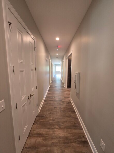 More Photos Of 196 Annette Dr, Benson Office For Sale