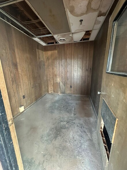 More Photos Of 1662 Murfreesboro Rd, Woodbury General Retail For Sale