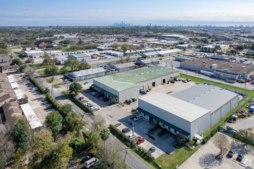 More Photos Of 5101-5111 Milwee St, Houston Warehouse For Lease