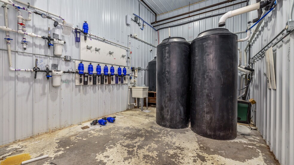 More Photos Of 106 E Smith St, Iron Mountain Distribution For Sale