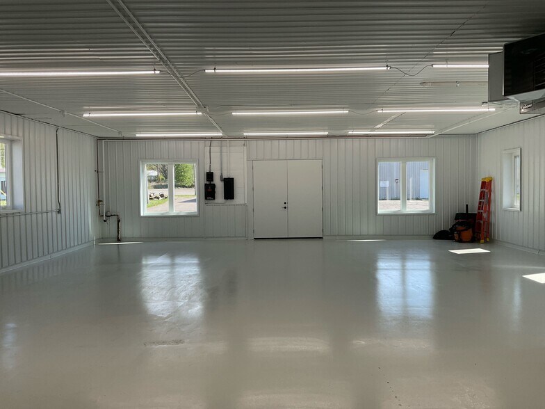 More Photos Of 112 1st St, Perrysville Flex For Lease