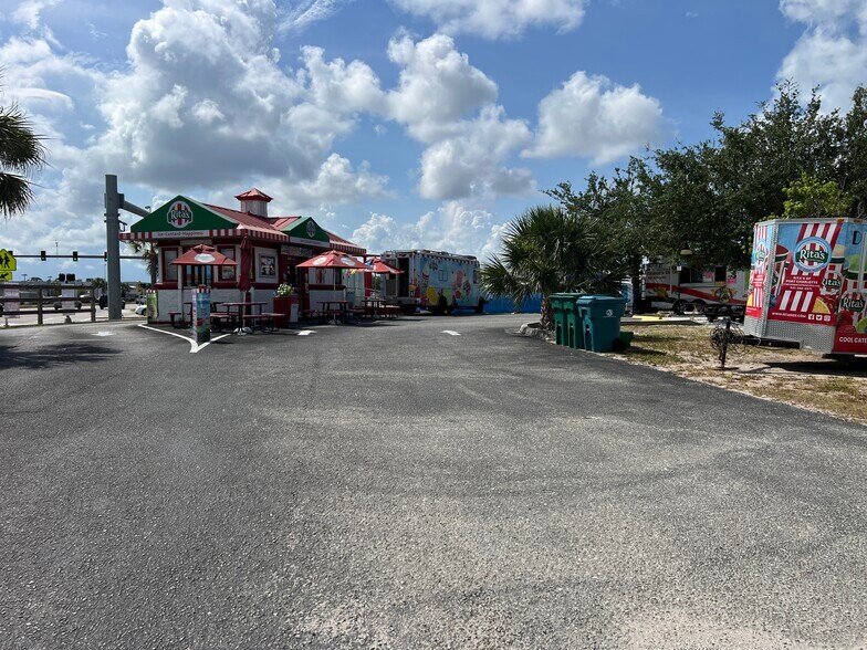 More Photos Of 4255 Tamiami Trl, Port Charlotte Freestanding For Lease