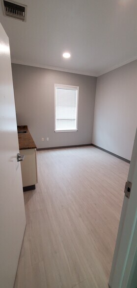 More Photos Of 2905 Kingman St, Metairie Medical For Lease