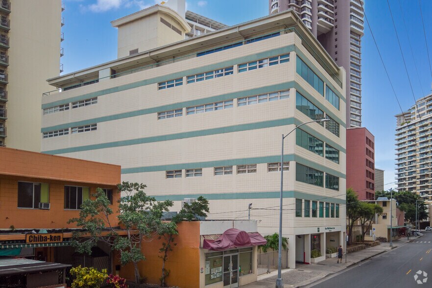 More Photos Of 460 Ena Rd, Honolulu Office For Lease