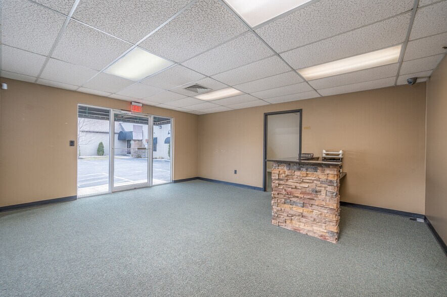 More Photos Of 5025 Dorr St, Toledo Showroom For Sale