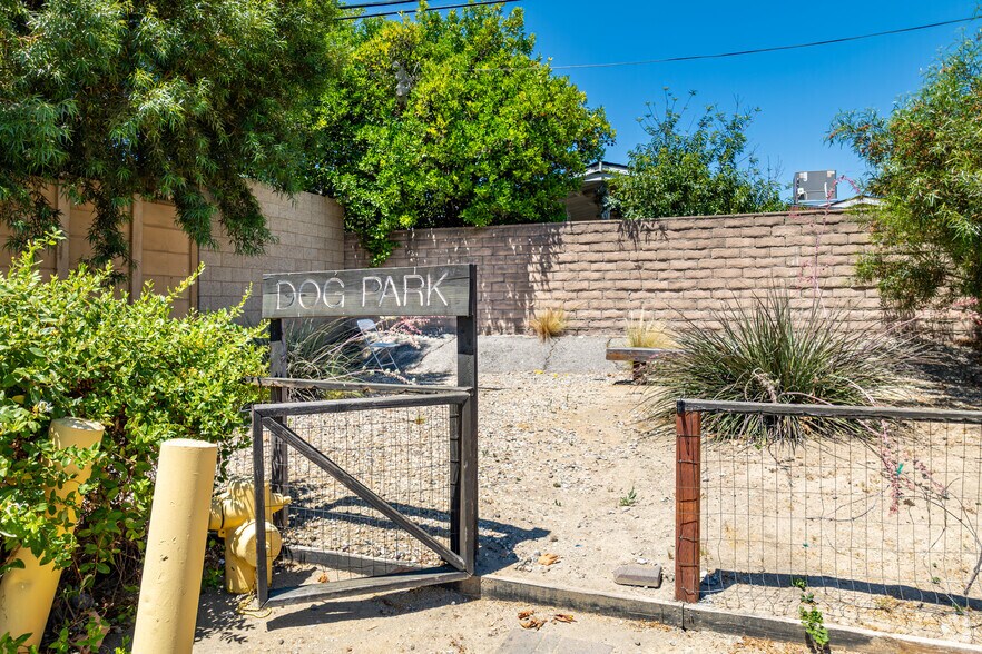 More Photos Of 8411-8421 Canoga Ave, Canoga Park Unknown For Lease