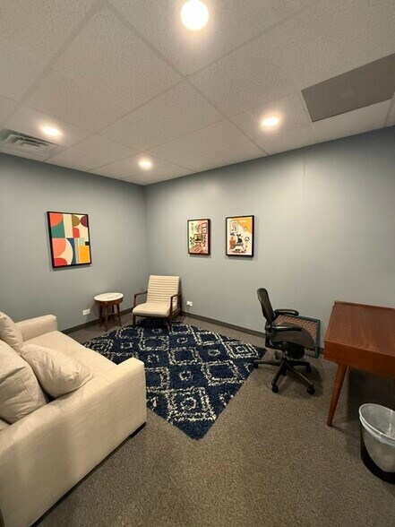 More Photos Of 666 Dundee Rd, Northbrook Office For Lease