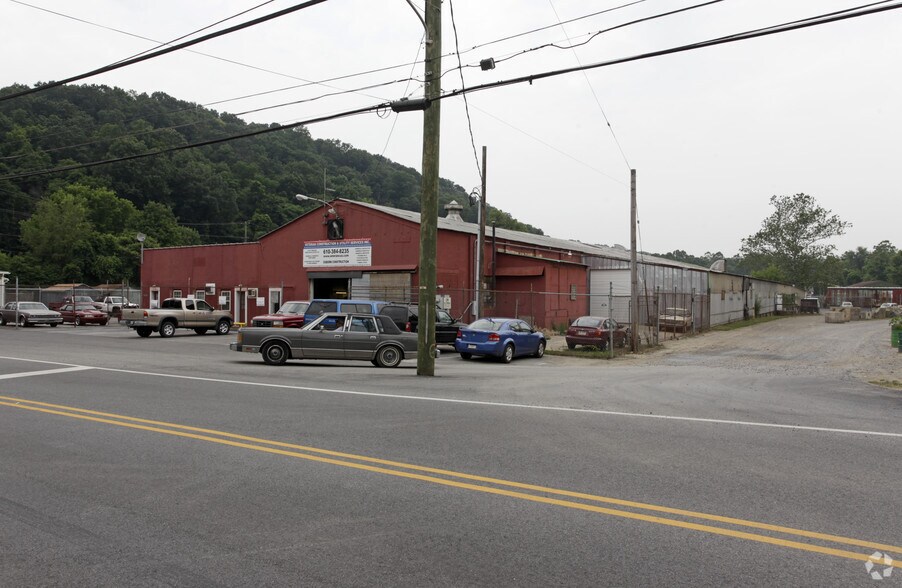 More Photos Of 12 Union St, Modena Warehouse For Lease