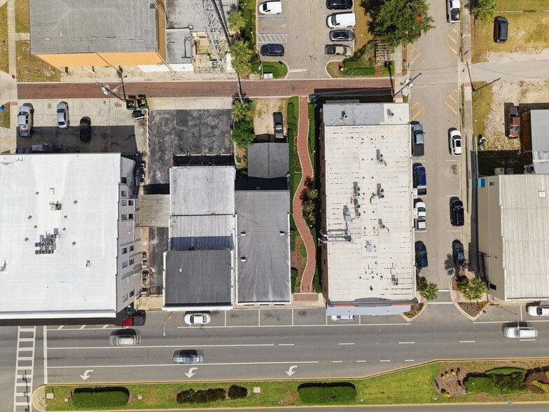 More Photos Of 61 N Central Ave, Umatilla Storefront Retail Office For Sale