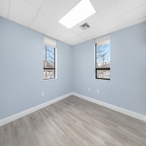 More Photos Of 250 Wampanoag Trl, Riverside Medical For Sale
